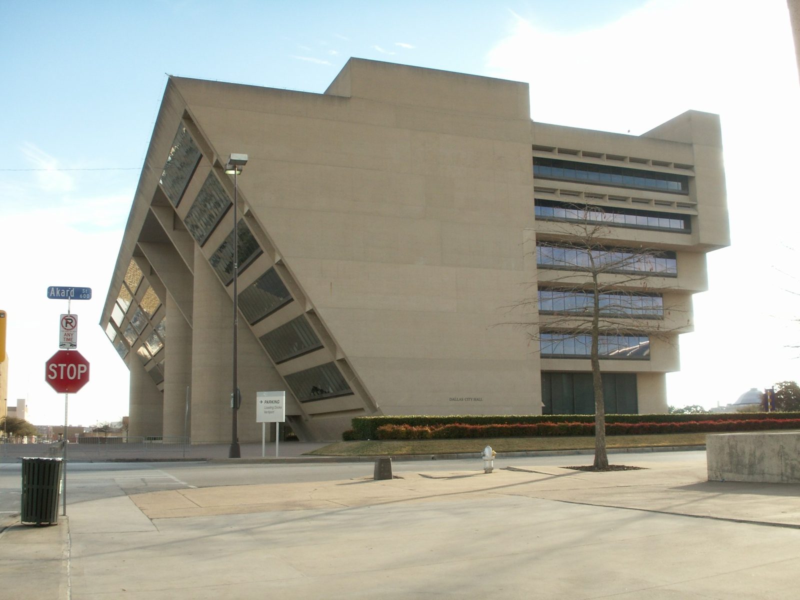 The angled concrete facade of Dallas City Hall designed by I. M. Pei