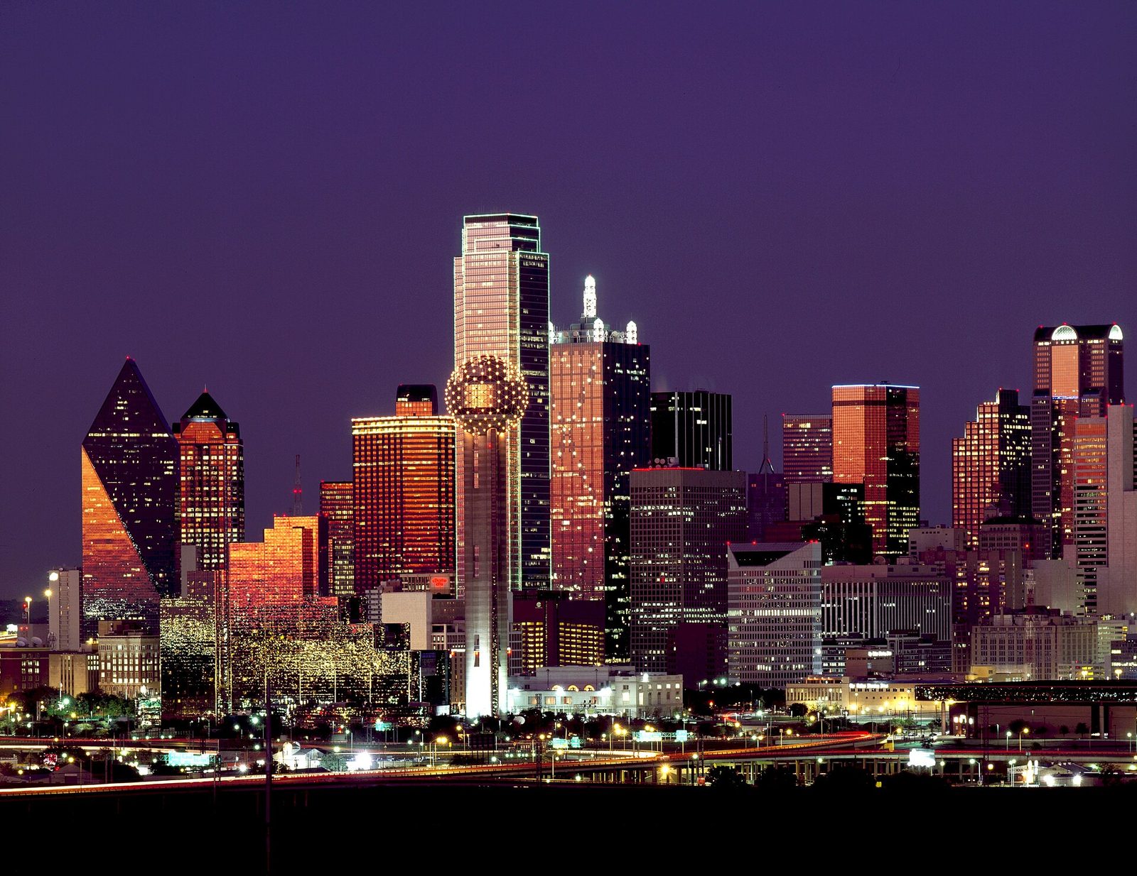 Best Christmas Lights in Dallas: Walk-Through and Drive-Through Displays